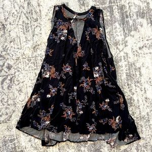 Free People black floral tunic sz M
